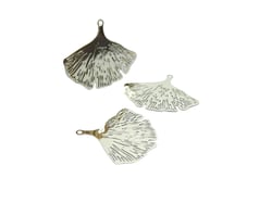 4 Estampes filigranées feuille de Ginkgo 25*22mm argent platine