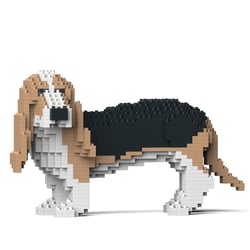 Chien Basset Hound beige Taille standard | JEKCA | 14 ans et +