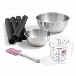 Set pâtisserie avec 4 moules tube 13 cm, 2 bols à mixer, verre mesureur et spatule Zenker