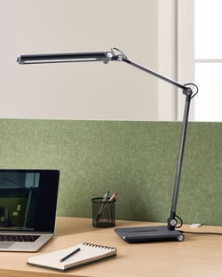 Lampe de Bureau LED Grise avec Bras Réglable et Pivotant Variateur 5 Modes Minuterie