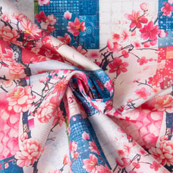 Tissu Coton imprimé Carreaux Bleu et Rose fleurs japonaise sur fond Blanc cassé