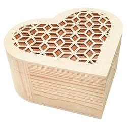 Boite en bois ciselé en forme de coeur 15 x 7 x 14,5 cm