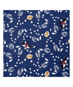 Tissu coton Jolhiro de 150 cm de largeur 5,5 Bleu vendu par 50 cm