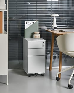 Caisson Gris Clair en Métal à Roulettes pour Bureau 3 Tiroirs Serrure à Clé Style Moderne