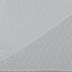 Tissu Coton Broderie anglaise petites fleurs sur fond Blanc