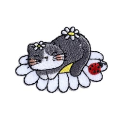 Ecusson  chat avec fleur gris 4,5cm x 3cm