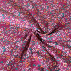 Tissu Popeline de Coton digital Poppy Fleurs roses et pêche sur fond Framboise
