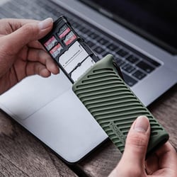 PGYTECH Étui Lecteur de Cartes haute vitesse SD Createmate Vert