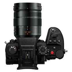PANASONIC LUMIX GH7 Noir + Objectif G 12-60mm f/2.8-4 + G 25mm f/1.7