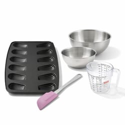 Set pâtisserie avec moule à 12 madeleines, 2 bols à mixer, verre mesureur et spatule Zenker