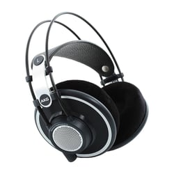 K 702 AKG