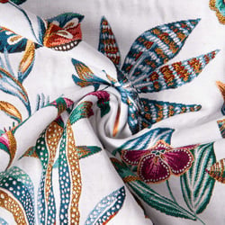 Tissu Jacquard Néroli multico sur fond Blanc