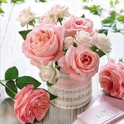 Lot de 4 serviettes en papier découpage collage 33 cm ROSE EN MUSIQUE FA 300