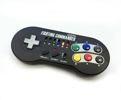 Pavé de commandes - HORI - Fighting Commander - 10 boutons - sans fil 2.4 GHz - Noir