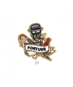 Ecussons Thermocollant Tête de mort 6 X 6,5 cm - Mediac Fortune Ecru