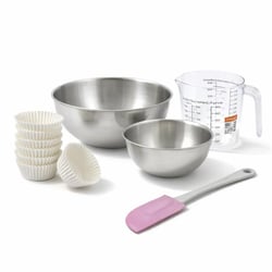Set pâtisserie avec 100 moules à muffins en papier, 2 bols à mixer, verre mesureur et spatule Zenker