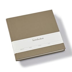 Livre d’or Semikolon – 180 pages – 25 × 23 cm – beige fango – marque-page intégré
