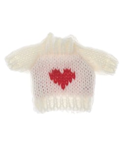 Pull en maille miniature Coeur appartenant à la gamme Monde des lutins de la marque Rico Design multicolor