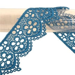 Bobine 13,7m guipure fleurs 42mm Bleu canard