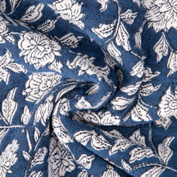 Tissu Jacquard Deepsi Ella fleurs rétro Blanc sur fond Bleu pétrole