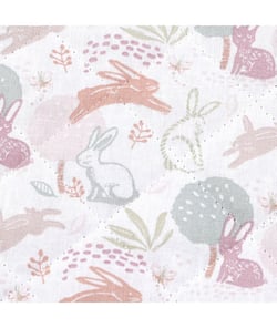 Tissu enfant matelassé lièvres et lapins de 135 cm de largeur Blanc vendu par 50 cm