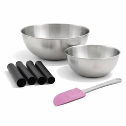 Set pâtisserie avec 4 moules tube 13 cm, 2 bols à mixer et 1 spatule Zenker