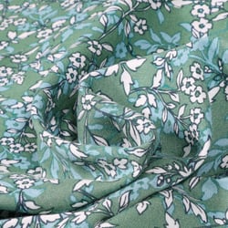 Tissu Viscose Arty Mumba sur fond Vert amande - Au mètre