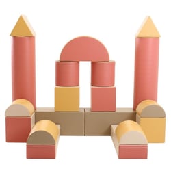 Forteresse en mousse rose pastel