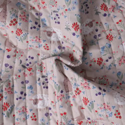 Tissu Matelassé Coton réversible  La Prairie Enchanté sur fond Vieux rose - Au mètre
