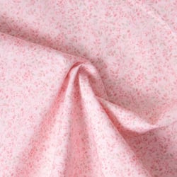 Tissu Popeline de Coton légère Fleur rose blush et vert sauge sur fond Rose pâle