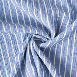 Tissu Polyviscose Seersucker aspect Lin lavé Suzy rayures Blanc sur fond Bleu ciel