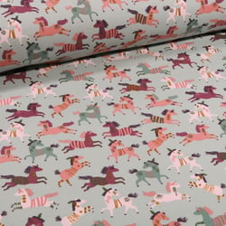 Tissu Jersey Coton Chevaux indiens sur fond Vert pâle