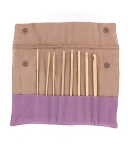Set de 8 crochets bois d'érable du n° 3 à 8 avec pochette - Pony Vert