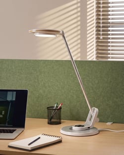 Lampe de Bureau Blanc et Argenté en Aluminium et Pierre 45 cm à LED et Port USB Bras Ajustable Variateur d'Intensité Lumineuse et Température