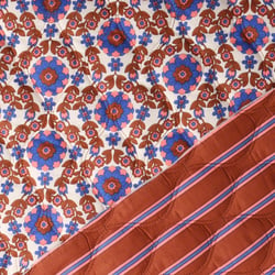 Tissu Matelassé réversible Lila fleurs Bleues sur fond Blanc