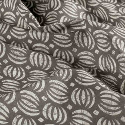 Tissu  Voile de Coton Batik Saria sur fond Gris