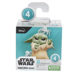 MINI FIGURINE GROGU AVEC ARAIGNEE BABY YODA THE CHILD MANDALORIAN STAR WARS