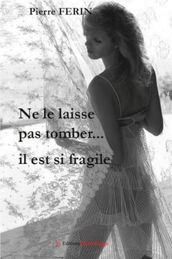 Ne le laisse pas tomber… Il est si fragile - Biographie fictive