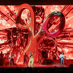 It S 10Pm Do You Know Where Your Sisters Are / Live From 02 London