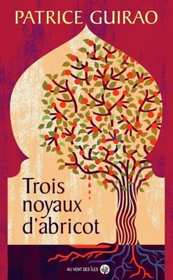 Trois noyaux d'abricot