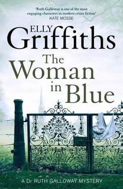 The Woman In Blue - The Dr Ruth Galloway Mysteries 8