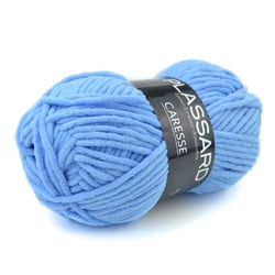 Pelote de fil à tricoter 100 % polyester - Plassard - Caresse - Bleu 022