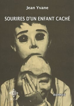 Sourires d'un enfant caché