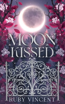 Moon Kissed - Corvins Akademi, #1