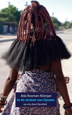 In de straten van Opuwo - op reis door Namibië