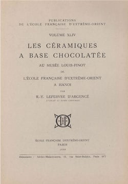 Les céramiques à base chocolatée au musée Louis-Finot de l'école française d'extrême-orient à Hanoi
