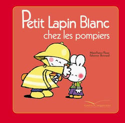 Petit lapin blanc chez les pompiers