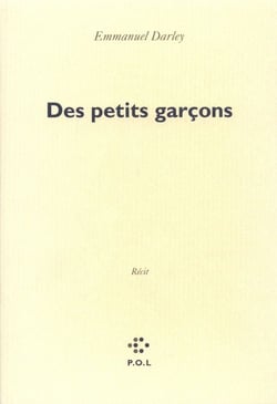 Des petits garçons