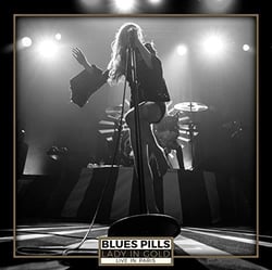 Lady in gold, live in Paris
