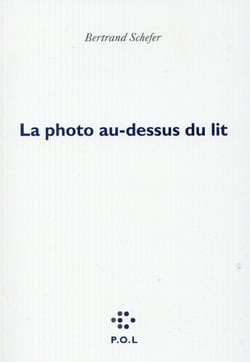 La photo au-dessus du lit